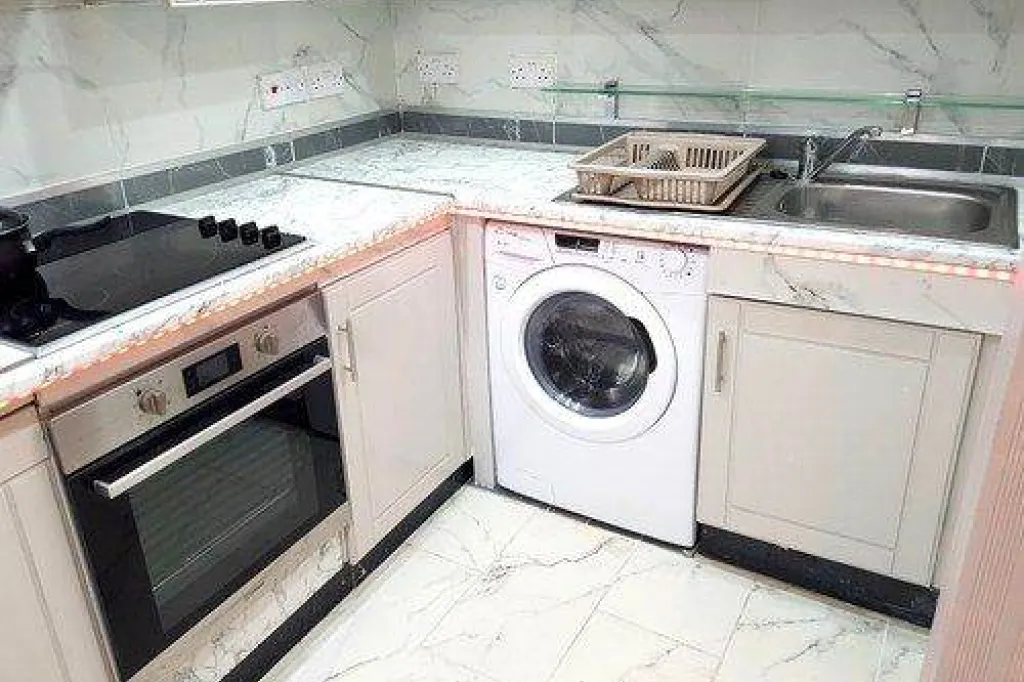 Double Mezzanine Studio Flat in Morrish Road, Brixton, SW2 4EG