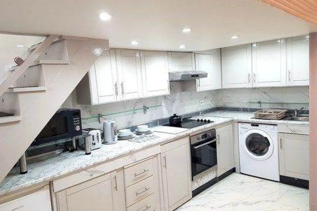 Double Mezzanine Studio Flat in Morrish Road, Brixton, SW2 4EG