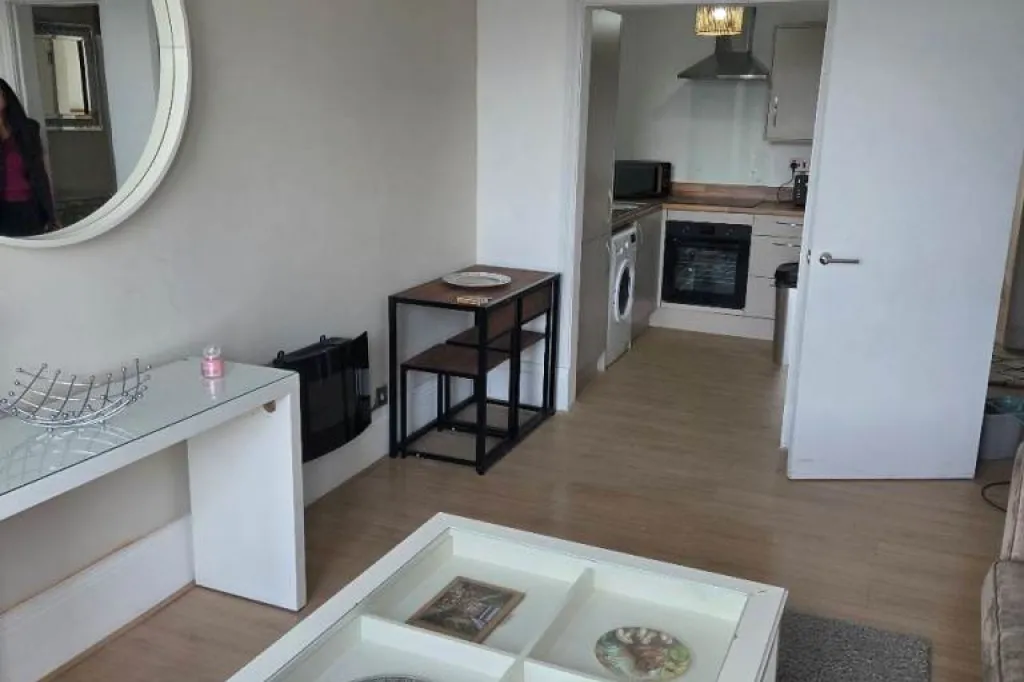 Paisley Flat for rent