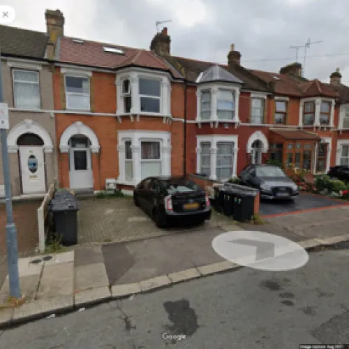 Ground Floor Studio Flat Ready To Move In Ilford (IG3 9RA) Rent including bills