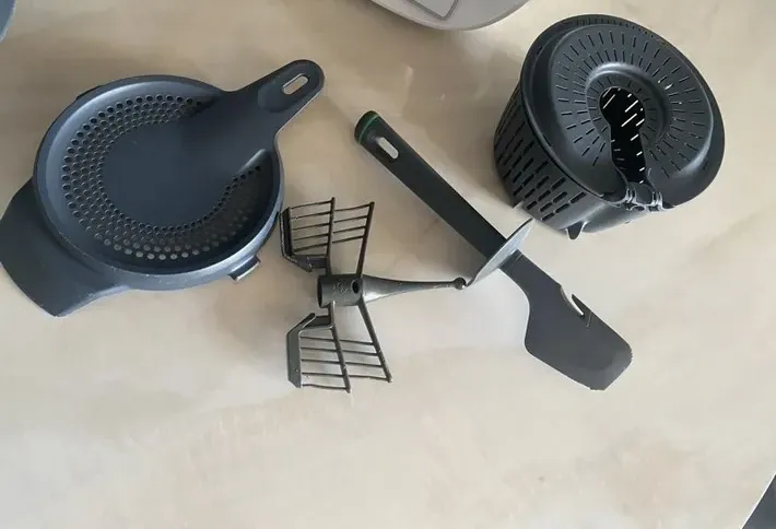 Thermomix TM6+ Robot contact me whatsapp +447441421336