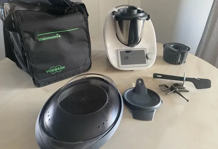Thermomix TM6+ Robot contact me whatsapp +447441421336