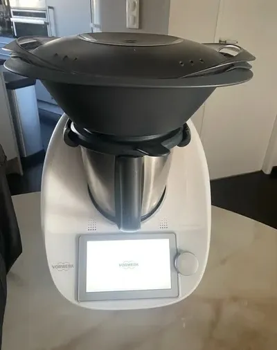 Thermomix TM6+ Robot contact me whatsapp +447441421336