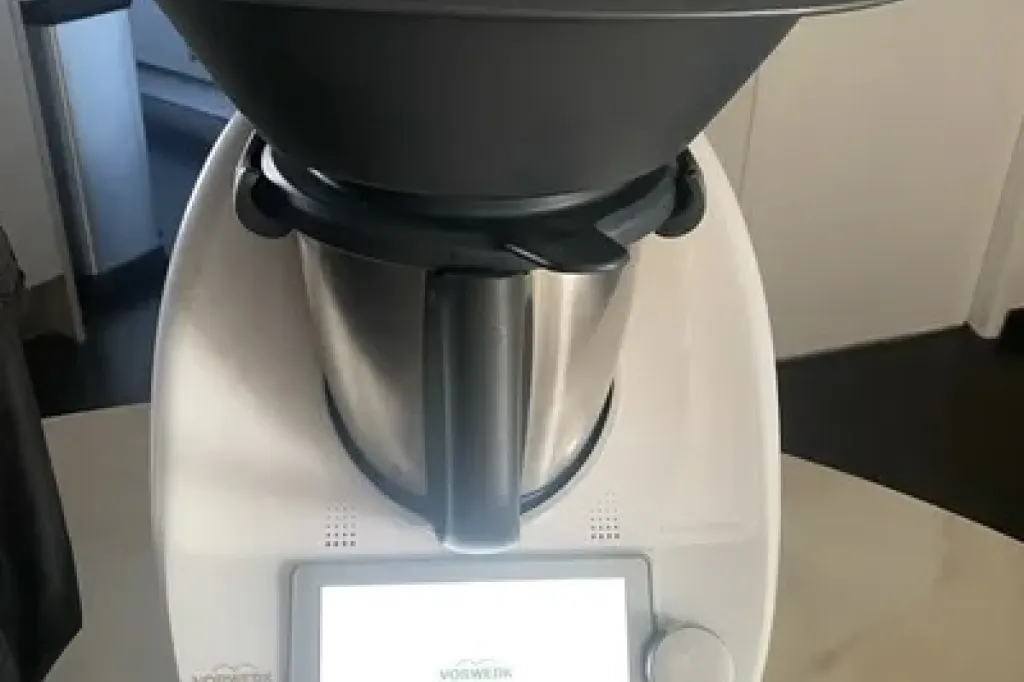 Thermomix TM6+ Robot contact me whatsapp +447441421336