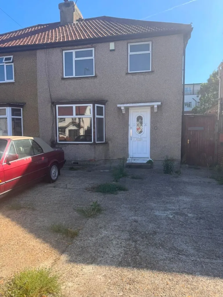 4 bedroom fully furnished house and out building