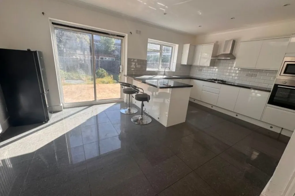 4 bedroom fully furnished house and out building