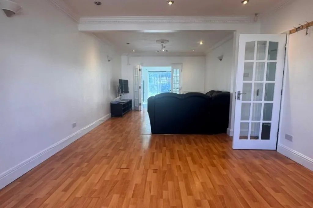 4 bedroom fully furnished house and out building