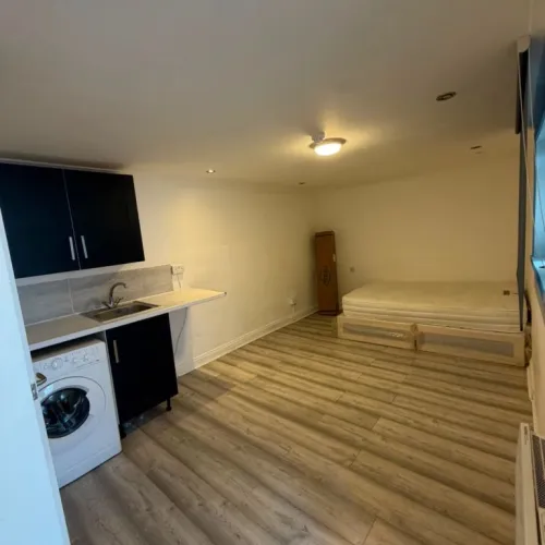 Spacious Studio Flat to Rent – NW2 – £1,400 pcm – DSS Accepted