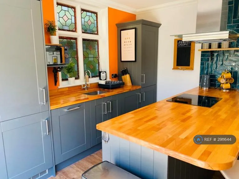 1 bedroom flat in Unthank Road, Norwich, NR2 (1 bed) (#2911644)