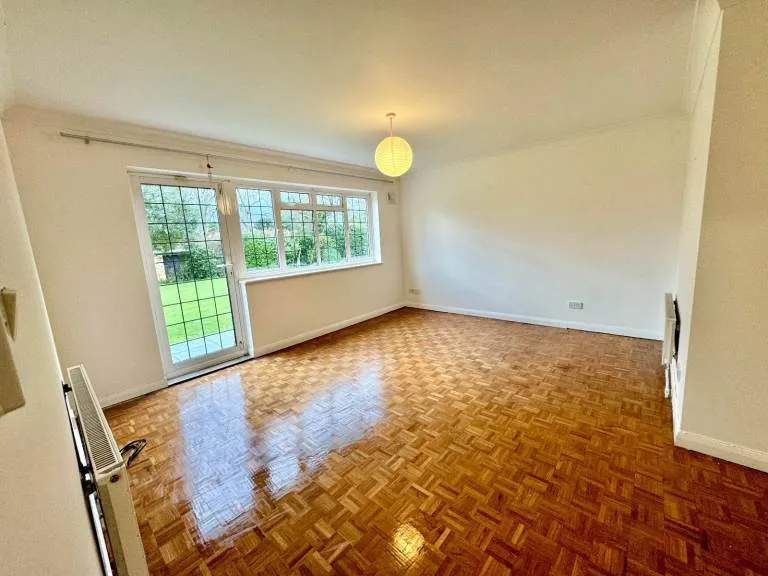 2 Bedroom Ground Floor Flat to Rent - Mardon, Westfield Park, Hatch End, Pinner HA5 4JQ