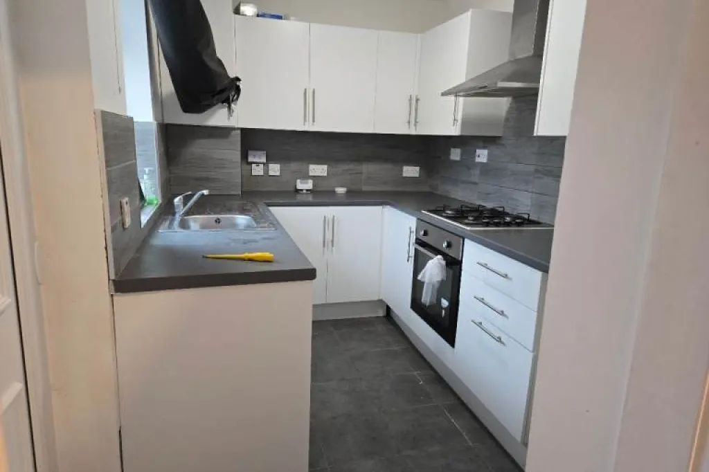 Two bed refurbished flat