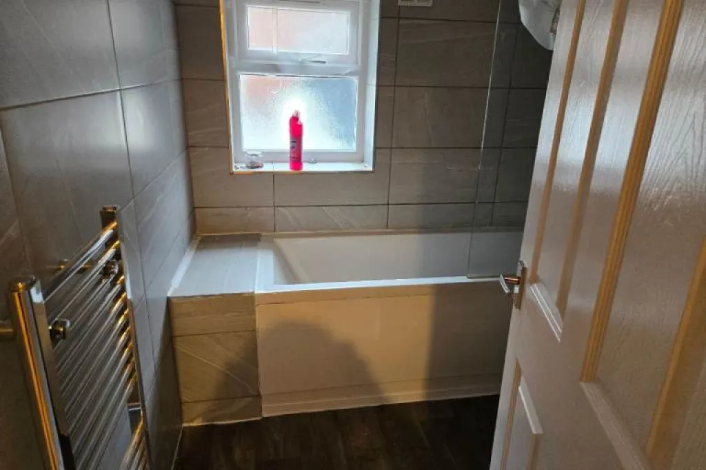 Two bed refurbished flat