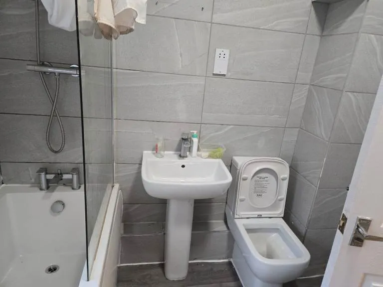 Two bed refurbished flat