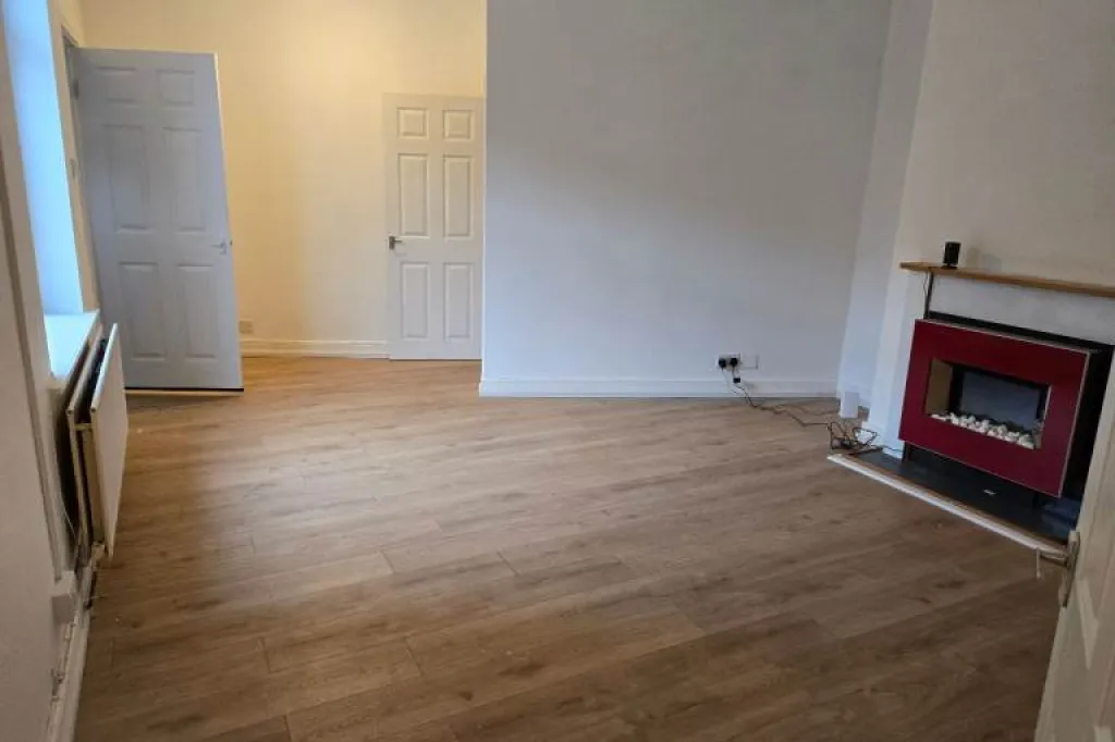 Two bed refurbished flat