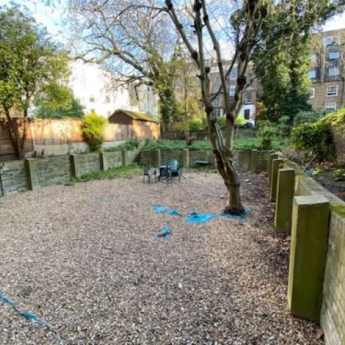 Single En-Suite Semi-Studio Direct Access to Garden in St Stephens Gardens, W2 5QU