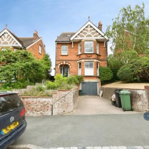 5 bedroom house in Deerings Road, Reigate, RH2 (5 bed) (#2984553)
