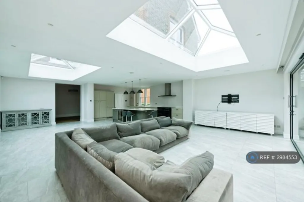 5 bedroom house in Deerings Road, Reigate, RH2 (5 bed) (#2984553)