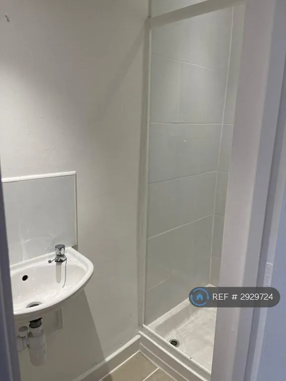5 bedroom house in Moseley Road, Manchester, M14 (5 bed) (#2929724)