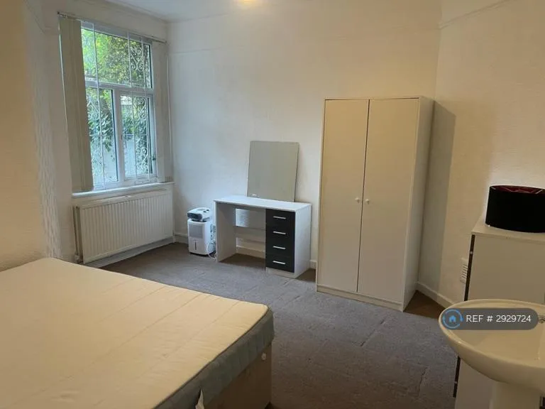 5 bedroom house in Moseley Road, Manchester, M14 (5 bed) (#2929724)