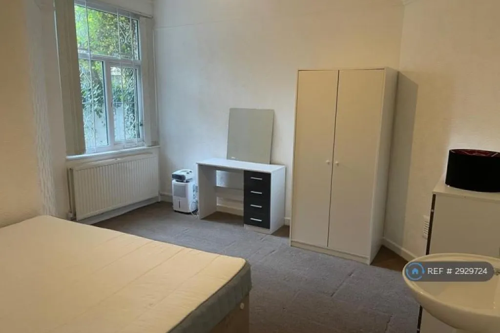 5 bedroom house in Moseley Road, Manchester, M14 (5 bed) (#2929724)