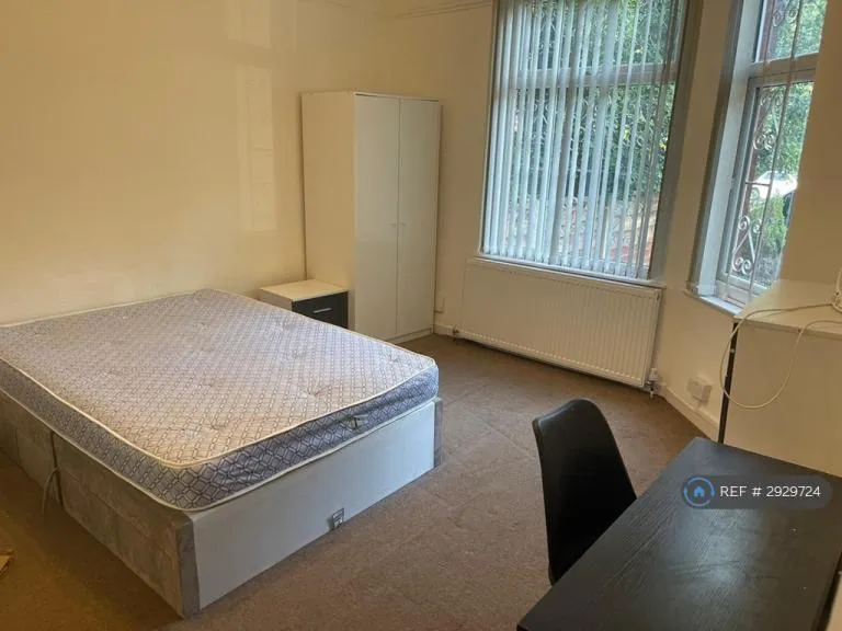 5 bedroom house in Moseley Road, Manchester, M14 (5 bed) (#2929724)