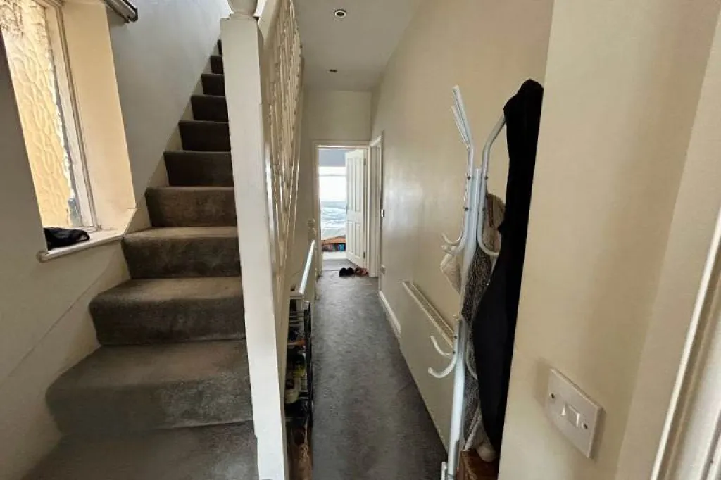 3-Bedroom Maisonette Flat to Rent in Wells House Road, North Acton, NW10 6ED