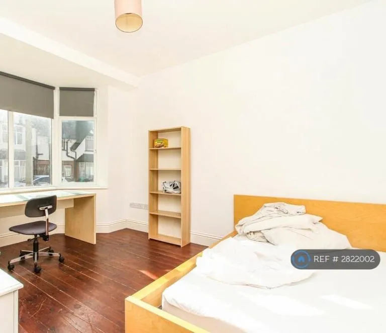 1 bedroom in Elmsthorpe Avenue, Nottingham, NG7 (#2822002)