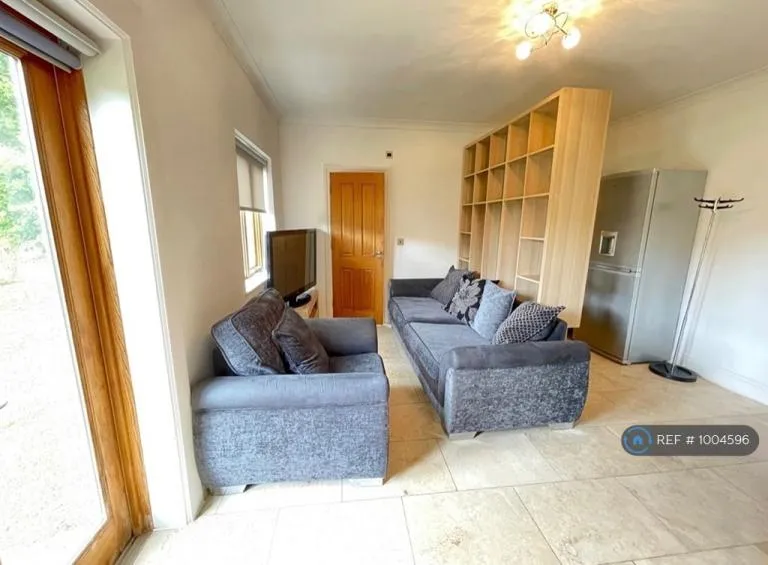 Studio flat in Keen's Acre, Slough, SL2 (#1004596)
