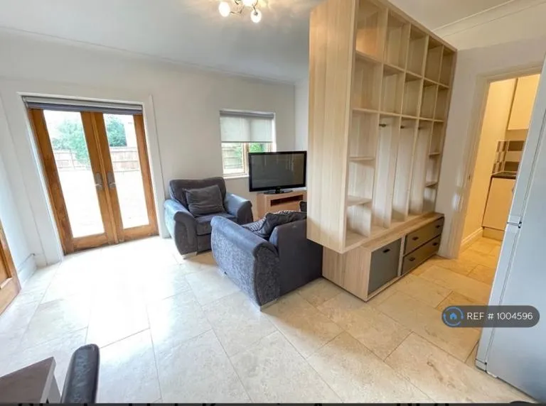 Studio flat in Keen's Acre, Slough, SL2 (#1004596)