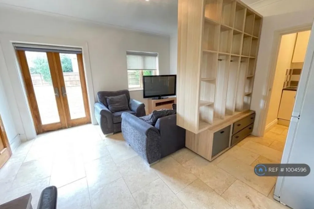 Studio flat in Keen's Acre, Slough, SL2 (#1004596)