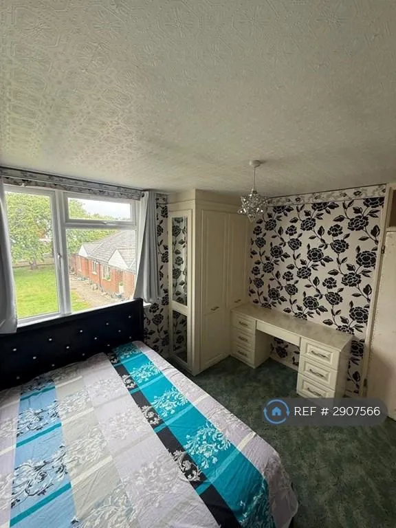 1 bedroom in Stofield Gardens, London, SE9 (#2907566)