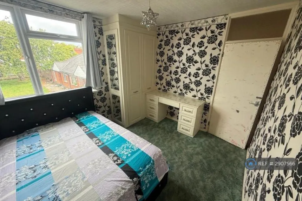 1 bedroom in Stofield Gardens, London, SE9 (#2907566)