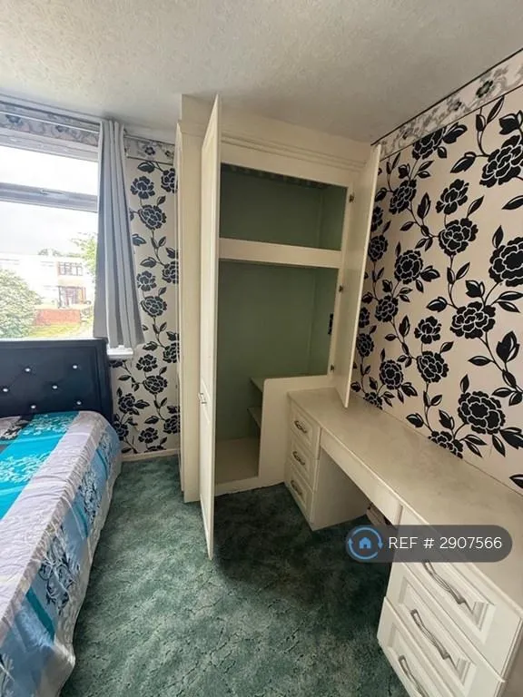 1 bedroom in Stofield Gardens, London, SE9 (#2907566)