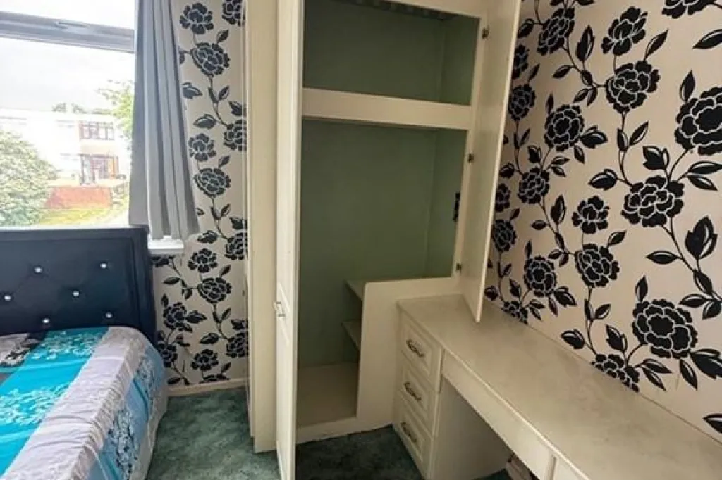 1 bedroom in Stofield Gardens, London, SE9 (#2907566)