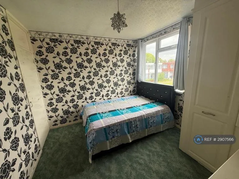 1 bedroom in Stofield Gardens, London, SE9 (#2907566)