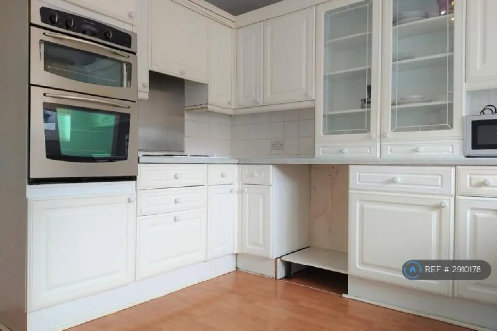 4 bedroom house in Glenroy Avenue, Bristol, BS15 (4 bed) (#2910178)