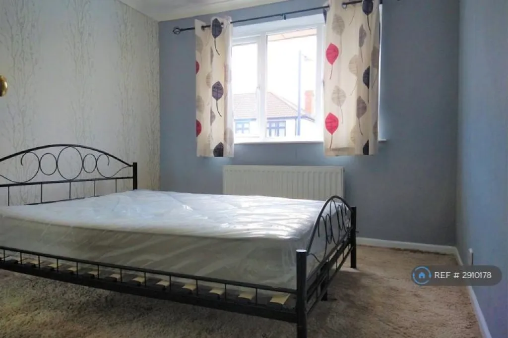 4 bedroom house in Glenroy Avenue, Bristol, BS15 (4 bed) (#2910178)