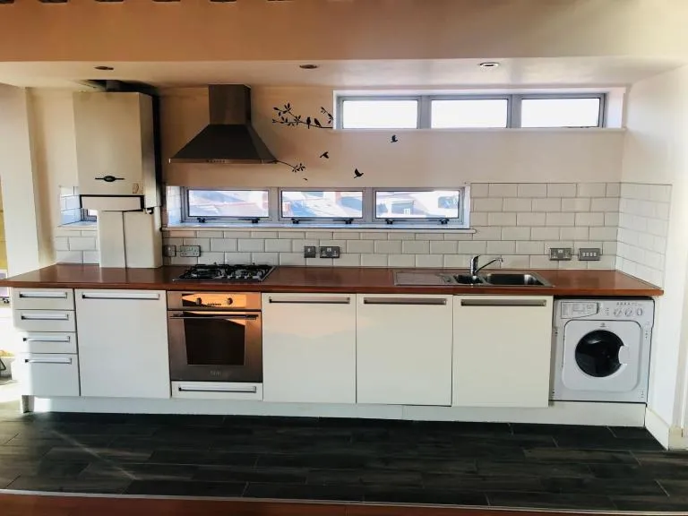 Modern Spacious Double One Bedroom 3rd Floor Apartment with Balcony at City Lofts Roath