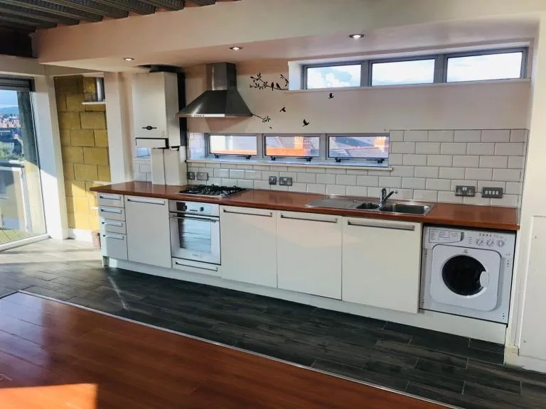 Modern Spacious Double One Bedroom 3rd Floor Apartment with Balcony at City Lofts Roath