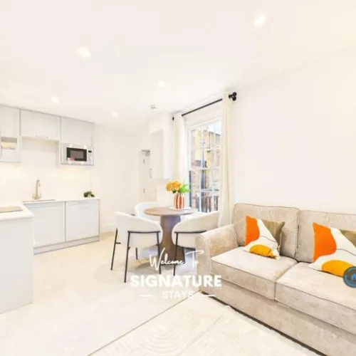 1 bedroom flat in Artisan Court, Cheltenham, GL50 (1 bed) (#2901703)