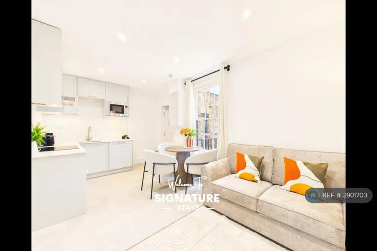 1 bedroom flat in Artisan Court, Cheltenham, GL50 (1 bed) (#2901703)
