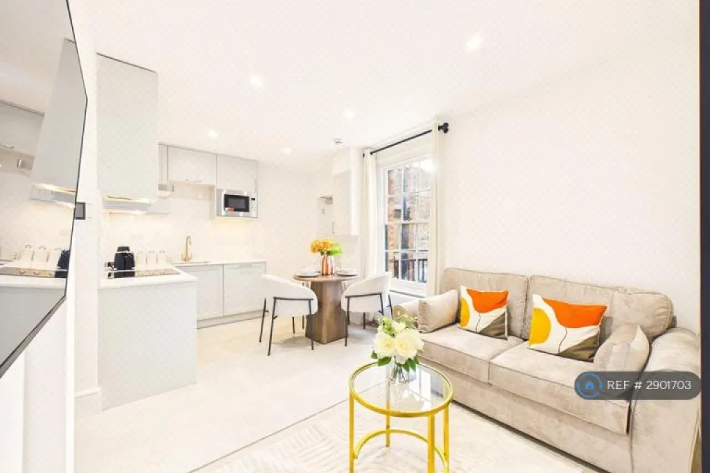 1 bedroom flat in Artisan Court, Cheltenham, GL50 (1 bed) (#2901703)