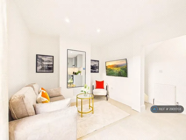 1 bedroom flat in Artisan Court, Cheltenham, GL50 (1 bed) (#2901703)