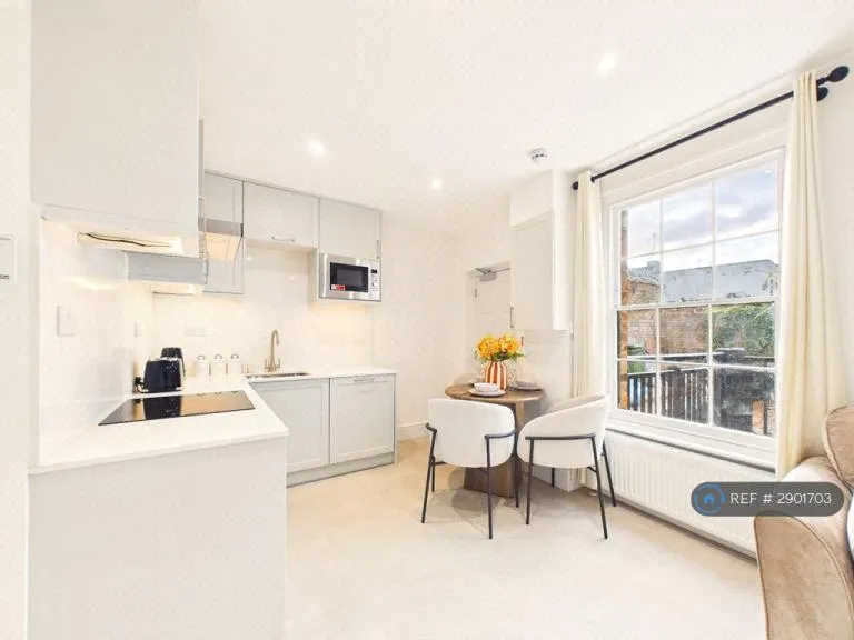 1 bedroom flat in Artisan Court, Cheltenham, GL50 (1 bed) (#2901703)