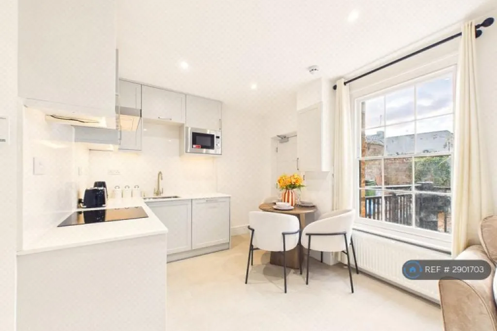 1 bedroom flat in Artisan Court, Cheltenham, GL50 (1 bed) (#2901703)