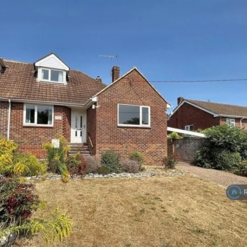 3 bedroom house in Linden Avenue, Basingstoke, RG24 (3 bed) (#2082955)