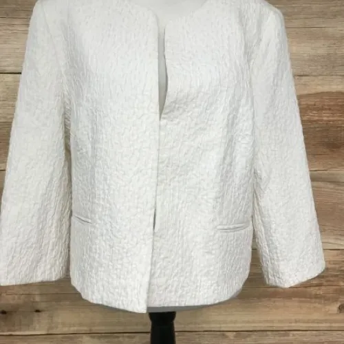 Damsel in a Dress Ivory Throw Jentri Jacket
