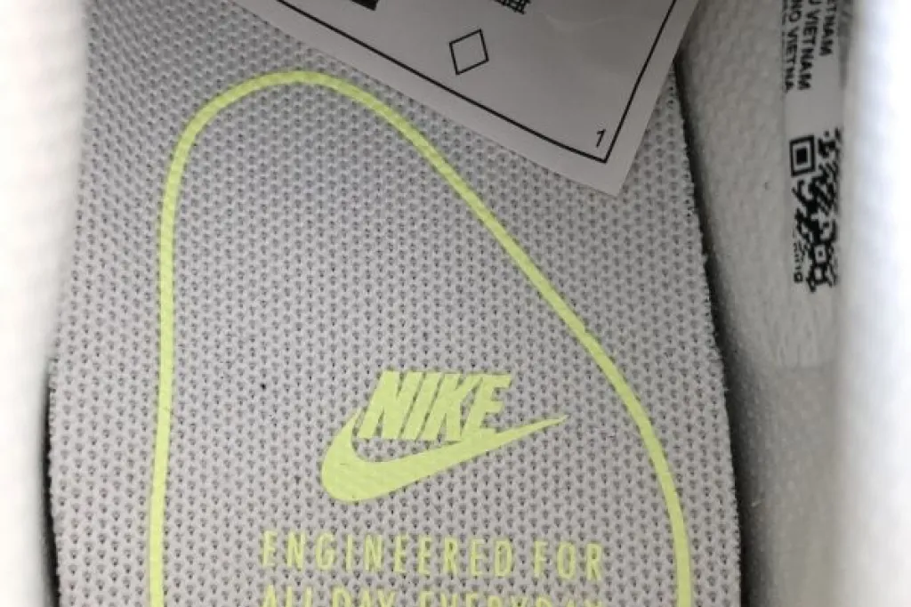 Nike Air Max White/Lime/Beige Trainers