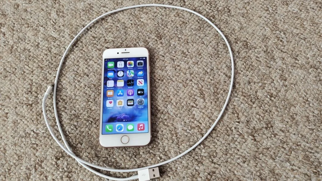 unlocked apple iphone 7 32gb mobile phone with free postage