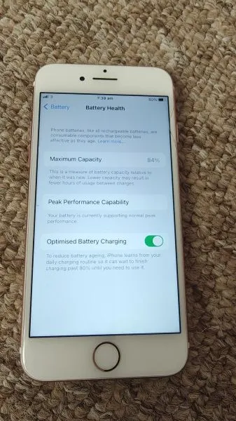 unlocked apple iphone 7 32gb mobile phone with free postage